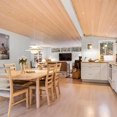 Peadda - 300m From The Sea By Interhome